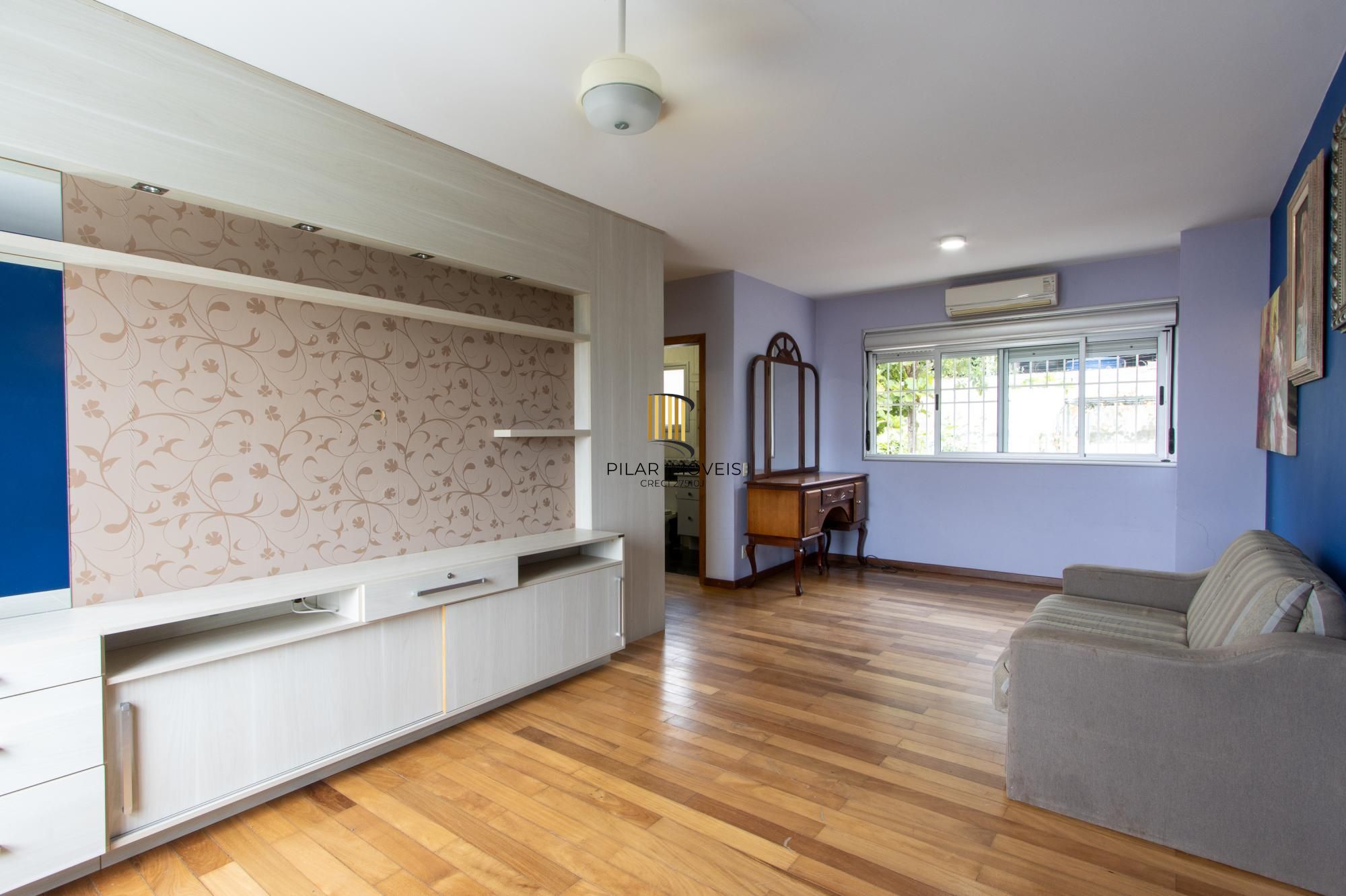 Casa para Venda - 470m², 3 dormitórios, sendo 1 suites, 6 vagas - Nonoai