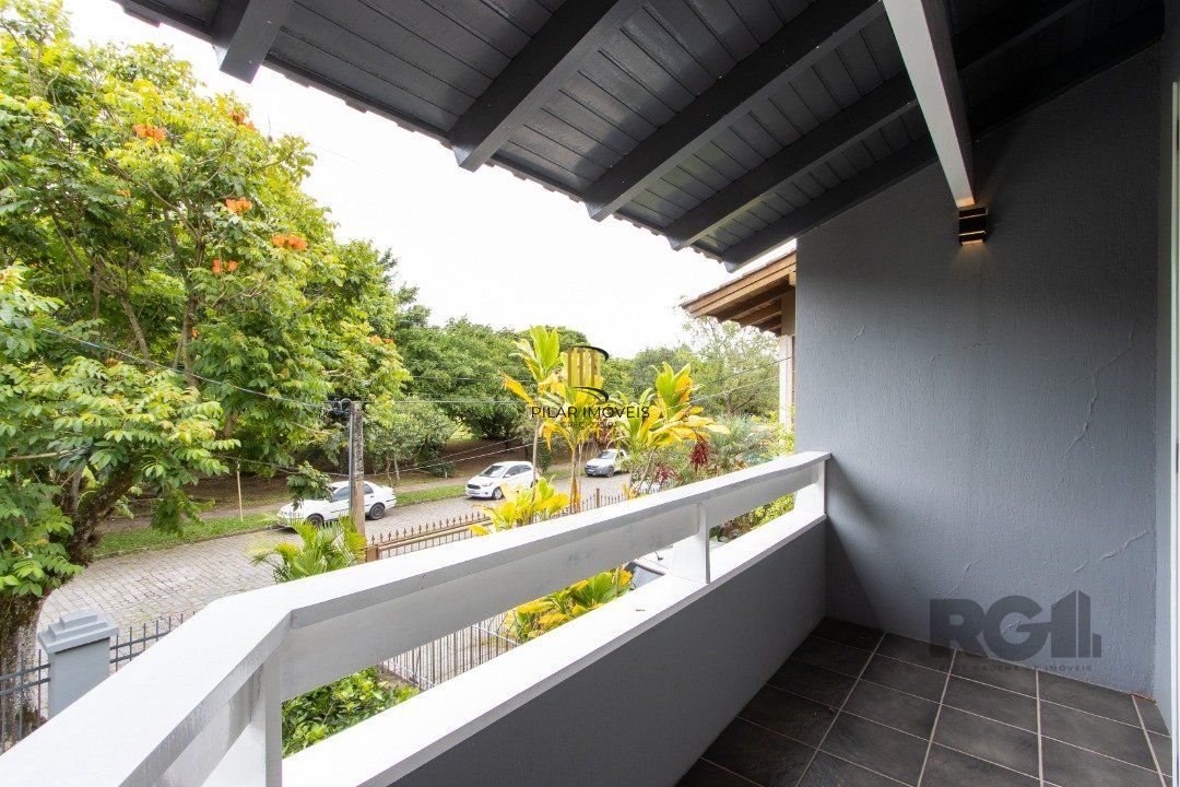 Casa 4 dormitórios no bairro Ipanema