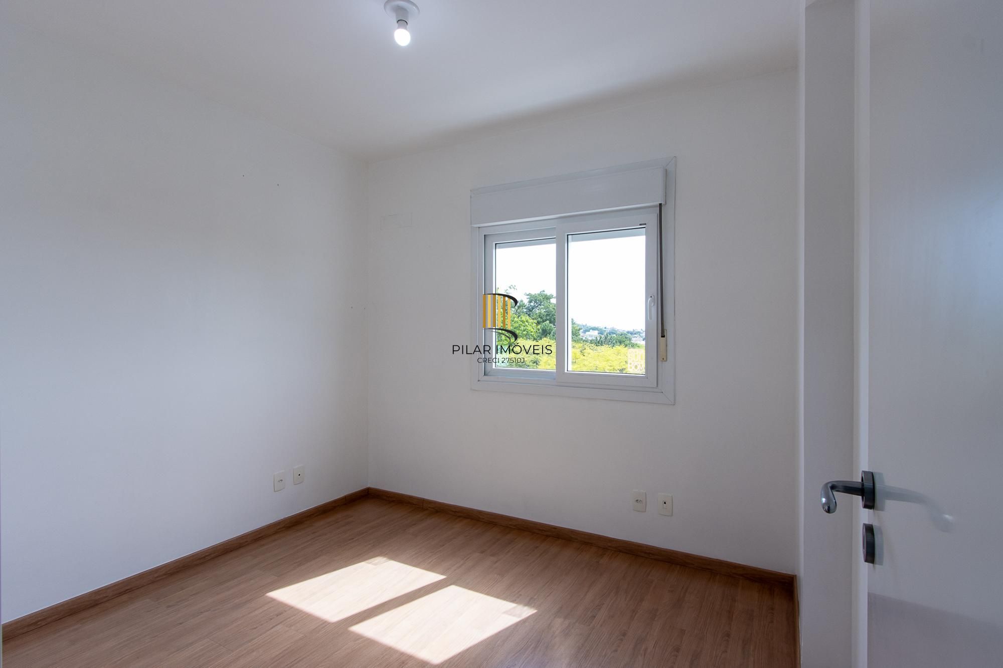 Apartamento de 2 dormitórios com suíte, churrasqueira e infraestrutura completa na Zona Sul de Porto Alegre.