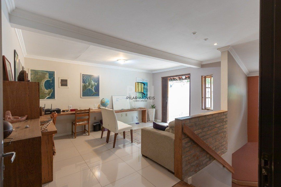 Casa para Venda - 246m², 3 dormitórios, sendo 1 suites, 3 vagas - Imperial Parque