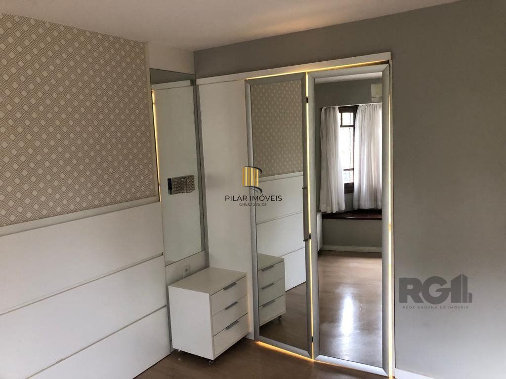 Casa de Condomínio 4 dormitórios no bairro Vila Assunção