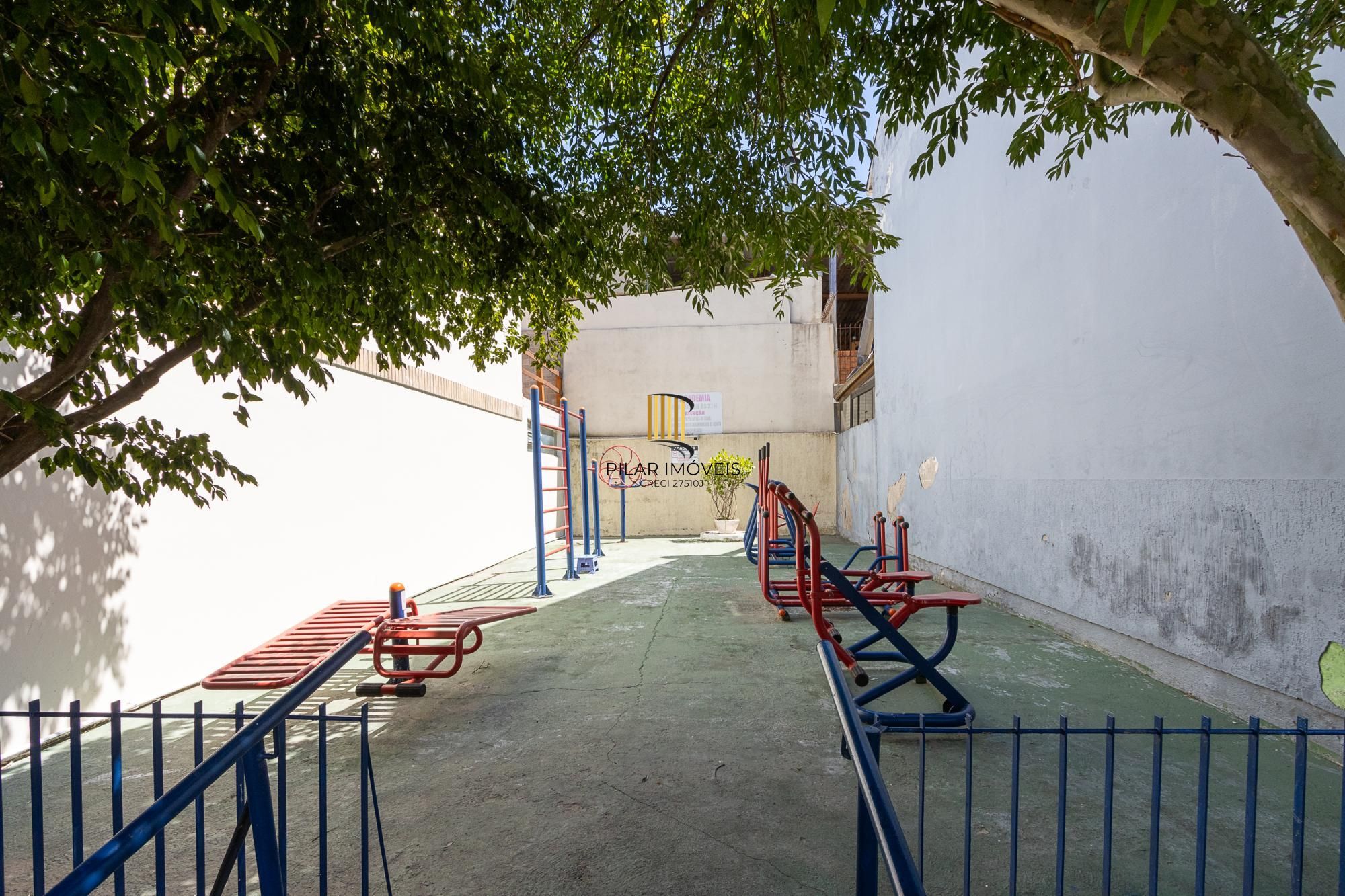 Casa 3 dormitórios no bairro Guarujá