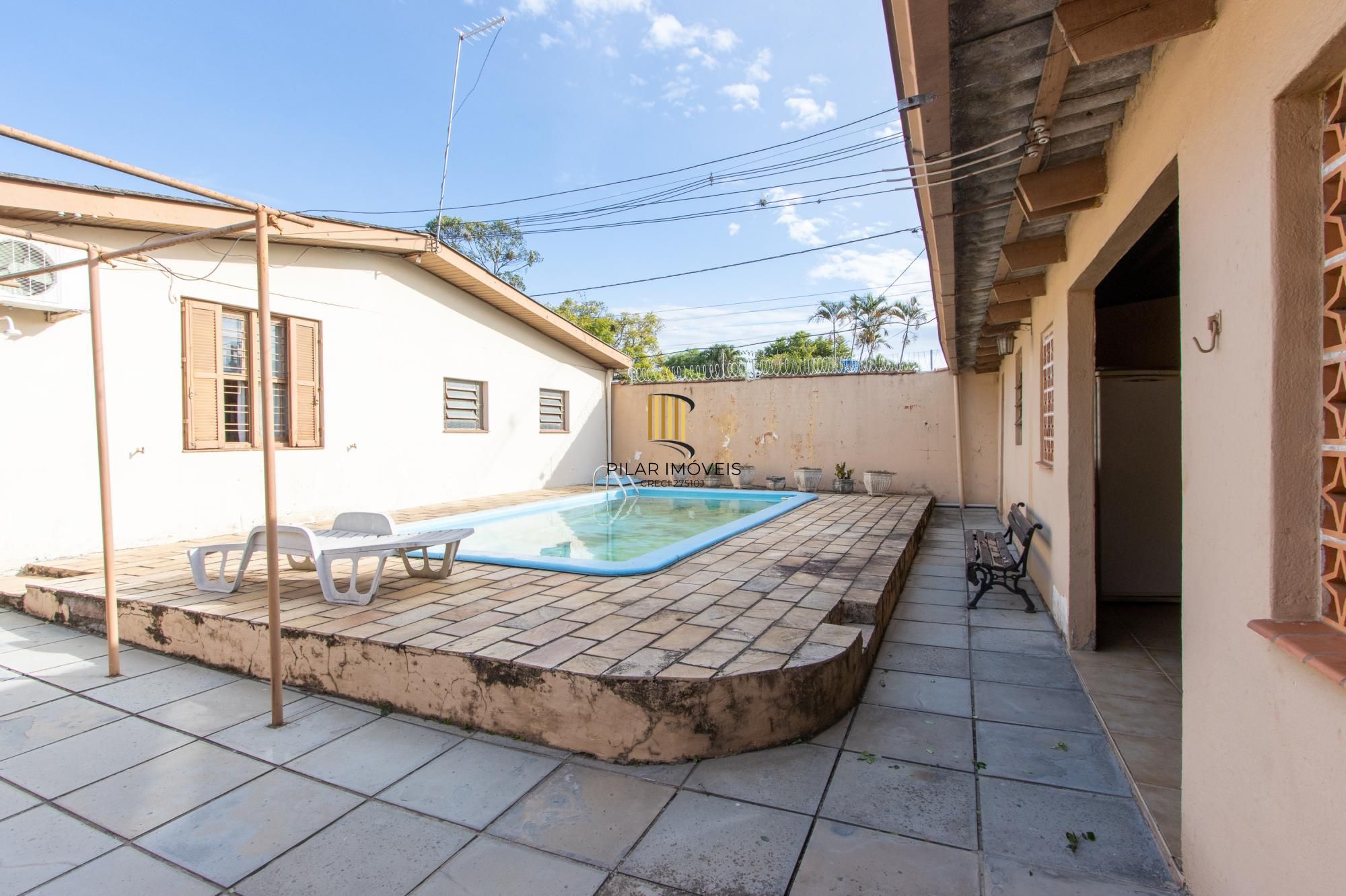 Casa para Venda - 180m², 3 dormitórios, sendo 1 suites, 2 vagas - Ipanema