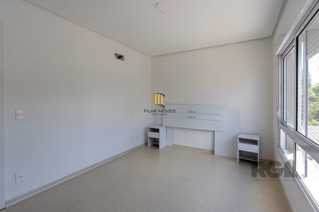 Casa em Condomínio, 197m², 3dormitórios, bairro Glória