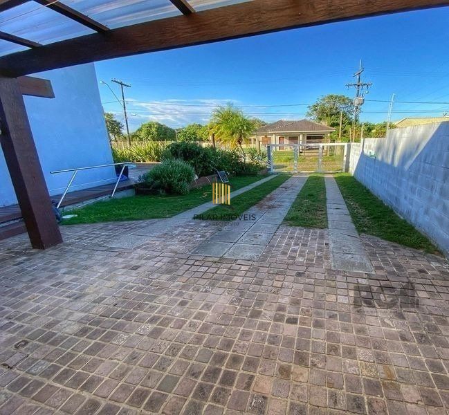 Casa 4 dormitórios no bairro Atlântida