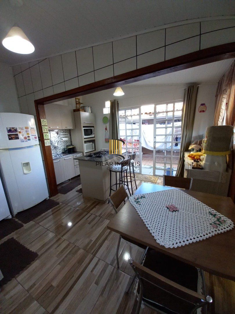 Casa 4 dormitórios no bairro Hípica