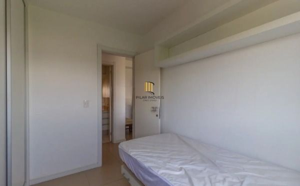 Apartamento | Bairro Cristal | 2 dormitórios | Suíte |  Semi mobiliado |  1 vaga escriturada