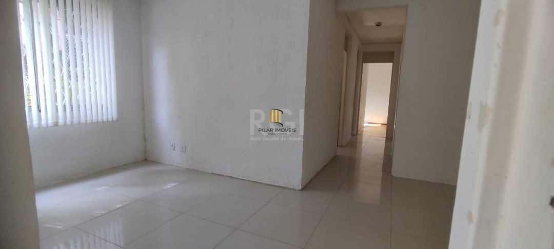 Apartamento com 3 dormitórios, 1 banheiro social e 1 vaga/box