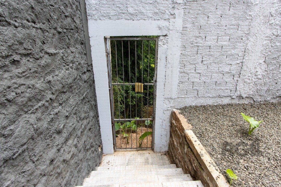 Casa | 3 quartos | 2 Suítes | 4 vagas cobertas | 260m2 Privativos | Bairro Santa Tereza