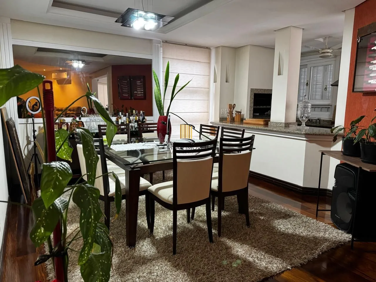 Casa 5 dormitórios no bairro Chácara das Pedras