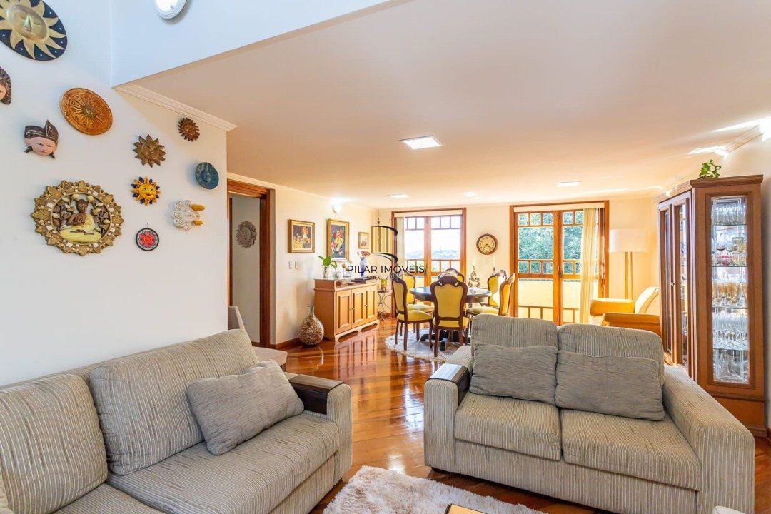 Casa 3 dormitórios no bairro Teresópolis