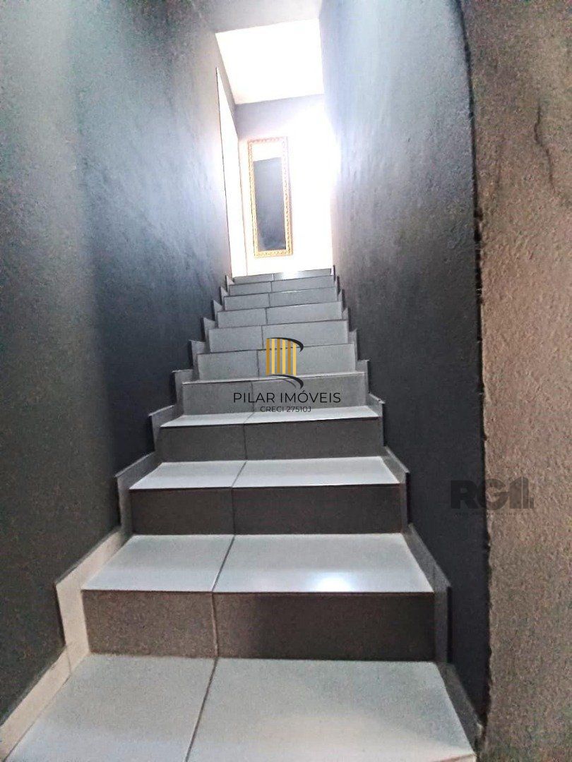 Casa 4 dormitórios no bairro Navegantes