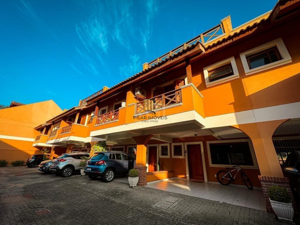 Excelente casa a venda no bairro Tristeza, para o lado do Rio!