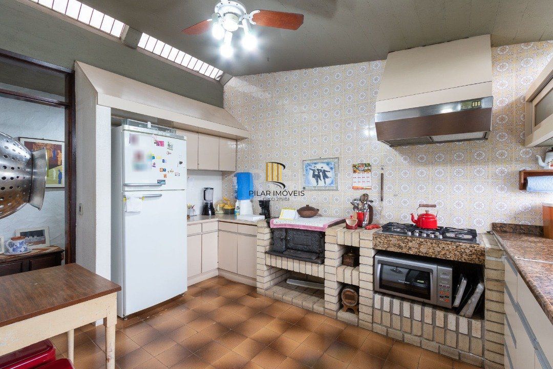 Casa para Venda - 600m², 3 dormitórios, sendo 1 suites, 8 vagas - Vila Assunção