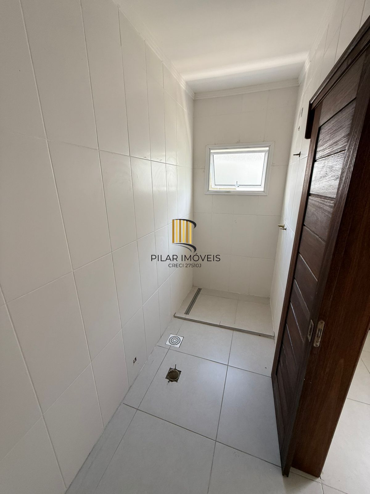 Casa nova em condominio a venda em Porto Alegre