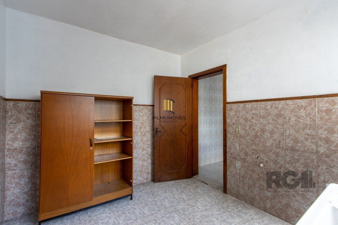 Casa 4 dormitórios no bairro Nonoai