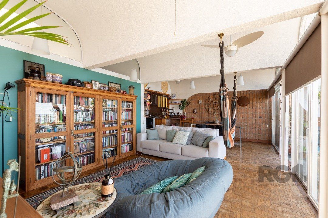 Casa 4 dormitórios no bairro Vila Assunção