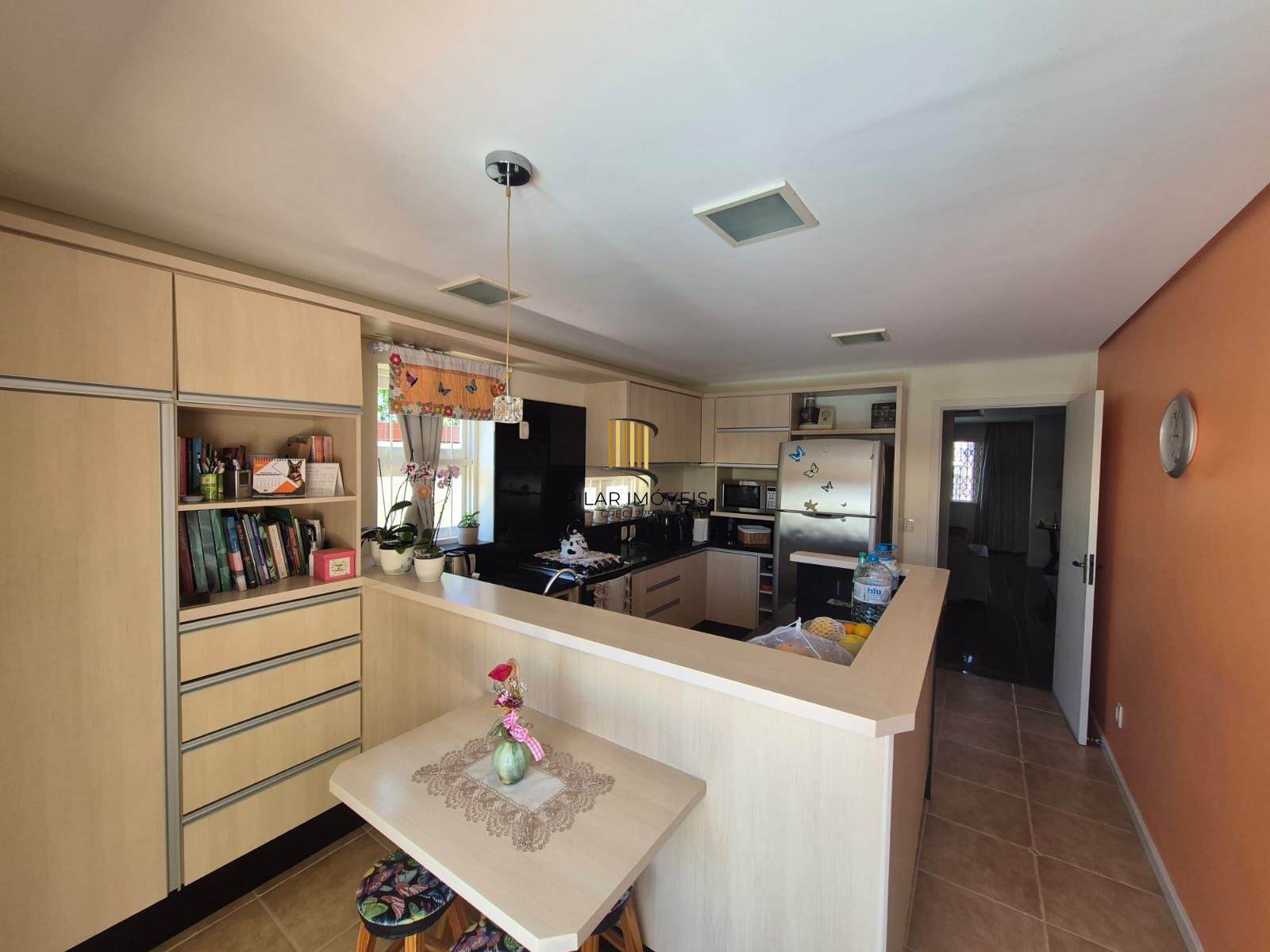 Casa 4 Dormitórios 1 suite 3 banheiros piscina e churasqueira