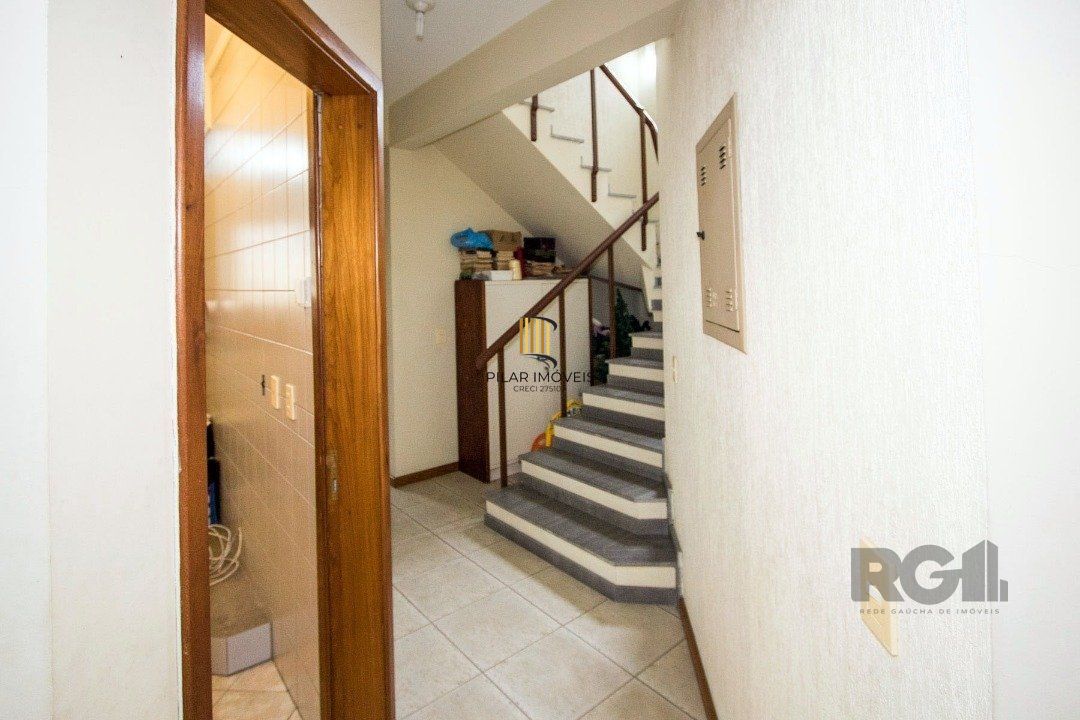 Sobrado com 6 suites, lareira, lavabo, pátio - Bairro Belém Velho