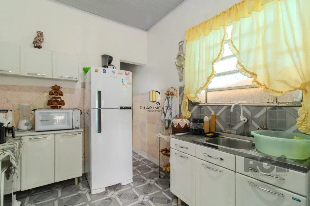 Casa para Venda - 251m², 5 dormitórios, 3 vagas - Nonoai