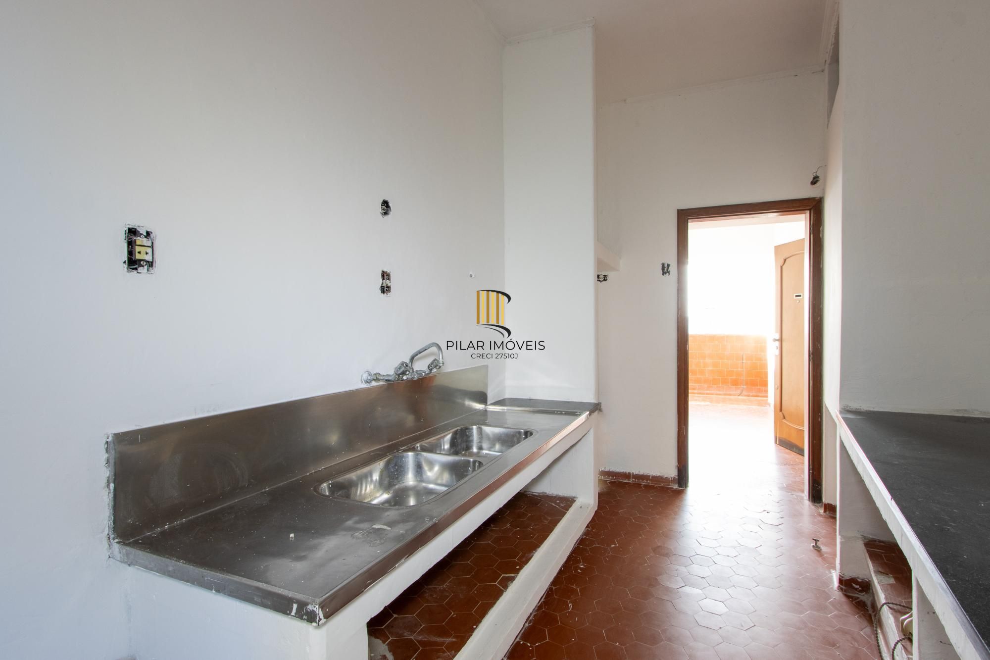 Apartamento para Venda - 238m², 3 dormitórios, sendo 1 suites, 1 vaga - Floresta