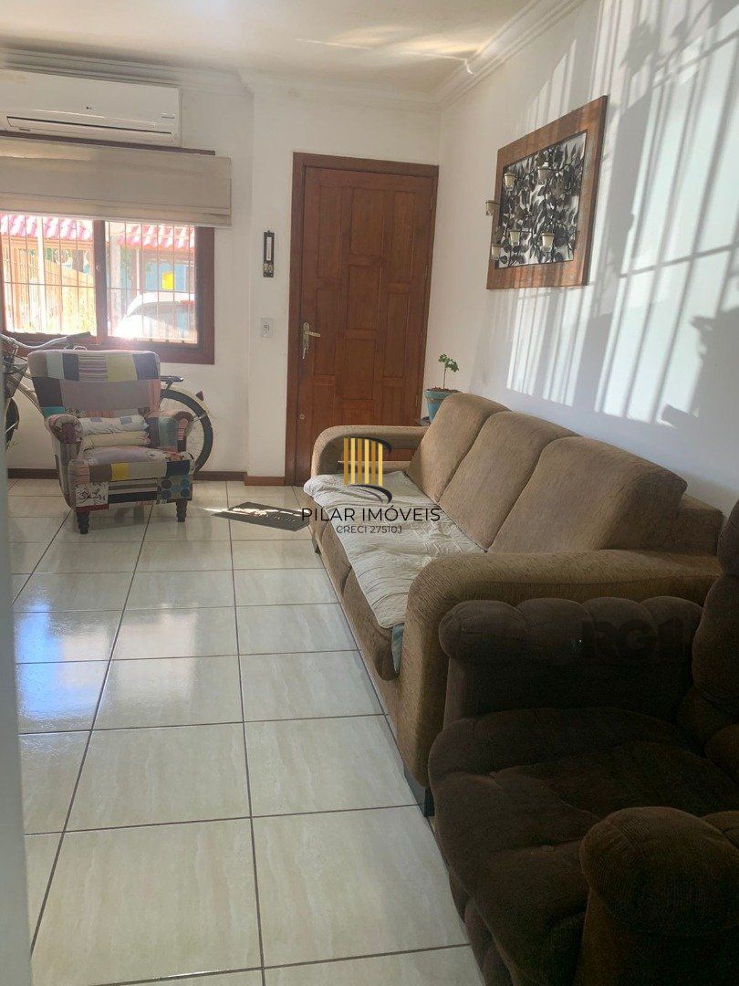 Casa 3 dormitórios no bairro Hípica