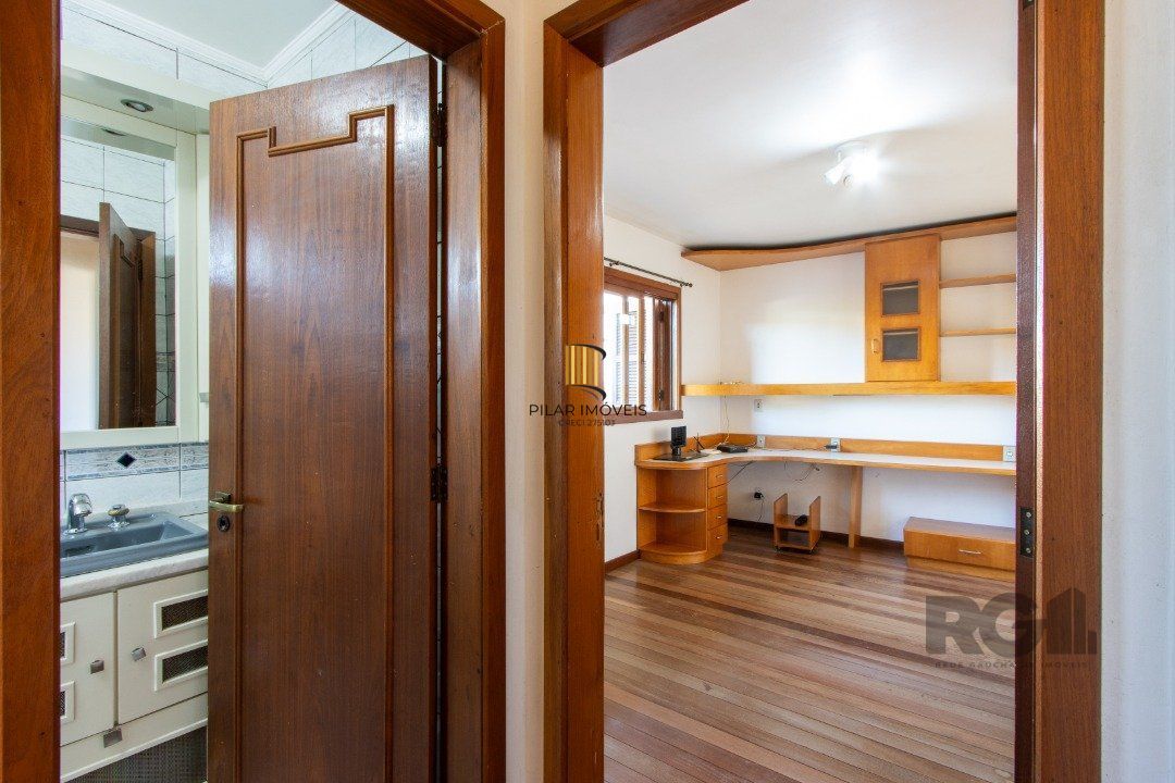 Casa 3 dormitórios no bairro Ipanema