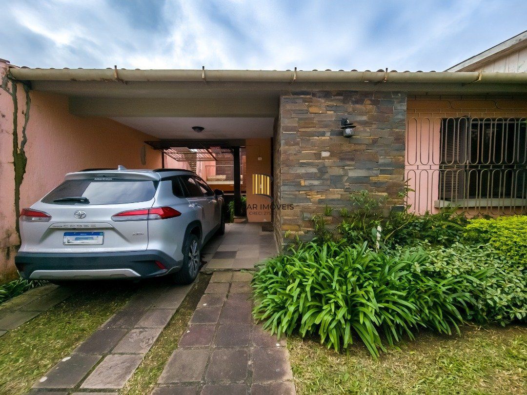 Casa 4 dormitórios no bairro Teresópolis