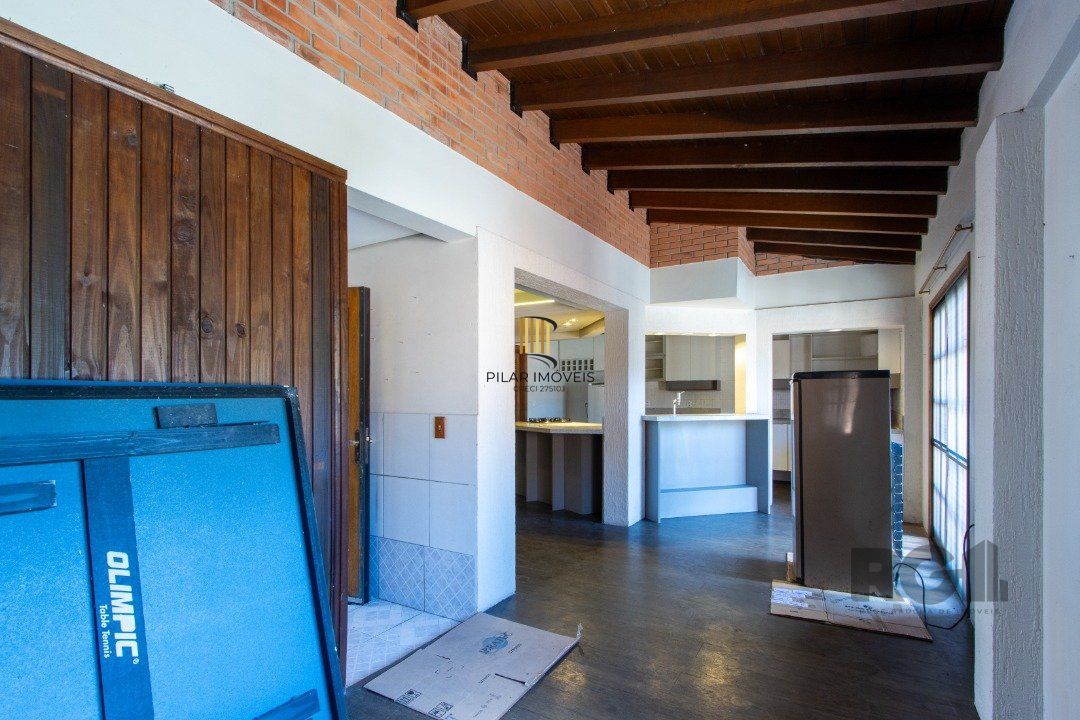 Casa 5 dormitórios no bairro Nonoai