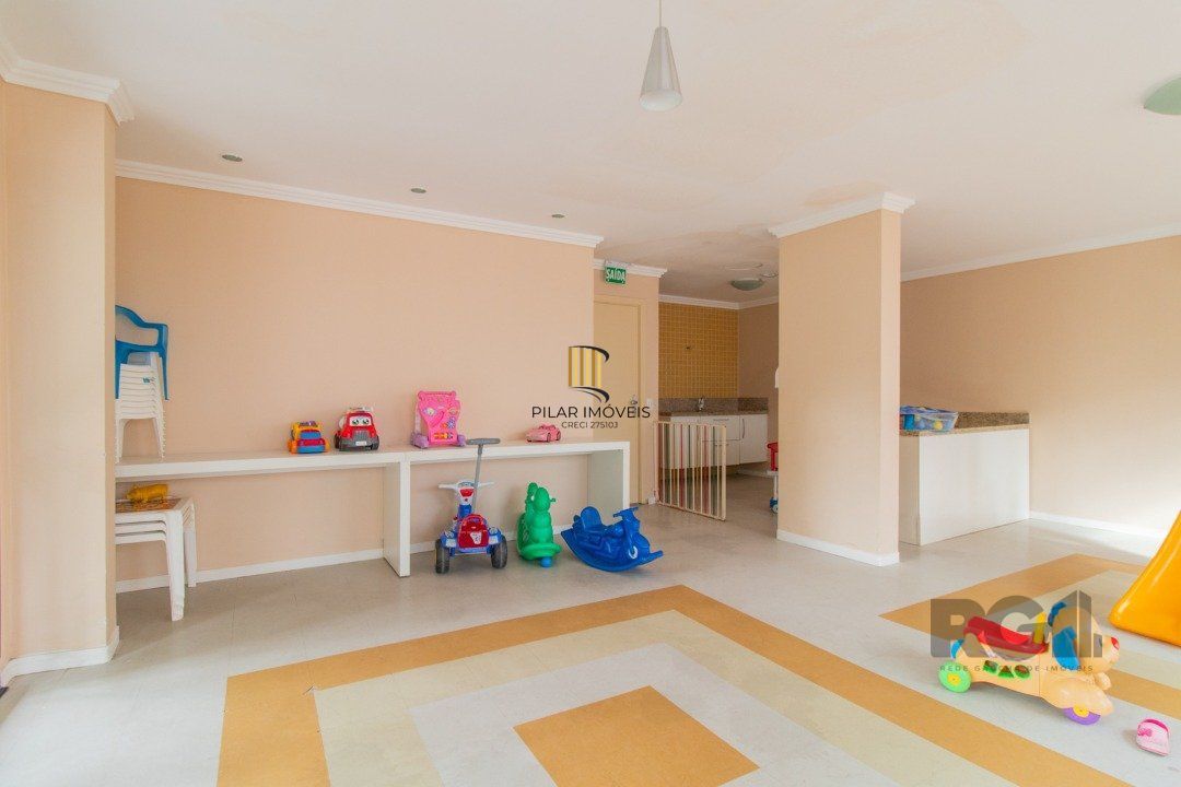 Cobertura Horizontal,  3 quartos, 1 suite, piscina, condominio com infra, 2 vagas - Bairro Tristeza