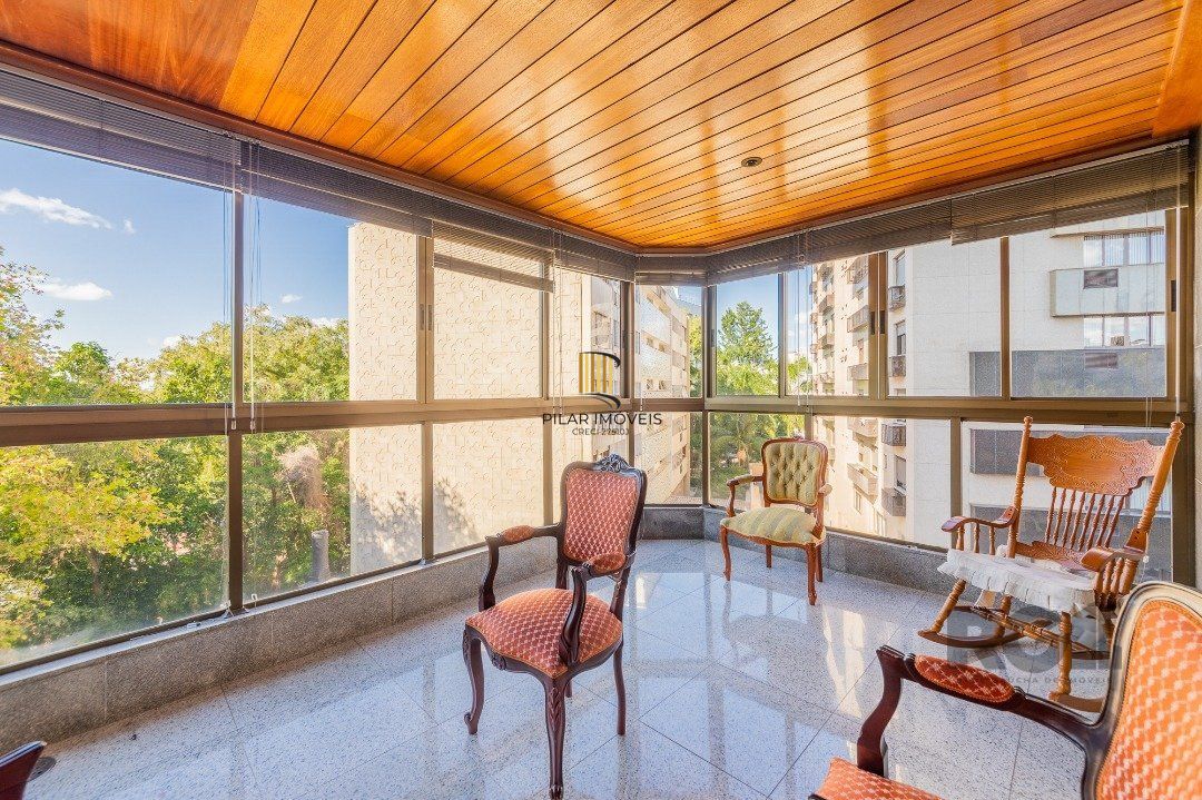 Apartamento 4 dormitórios no bairro Moinhos de Vento