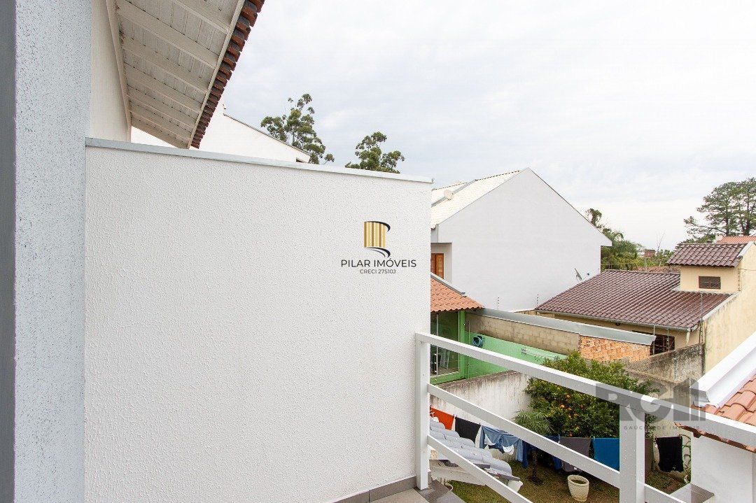 Sobrado 2 dormitórios no bairro Guarujá