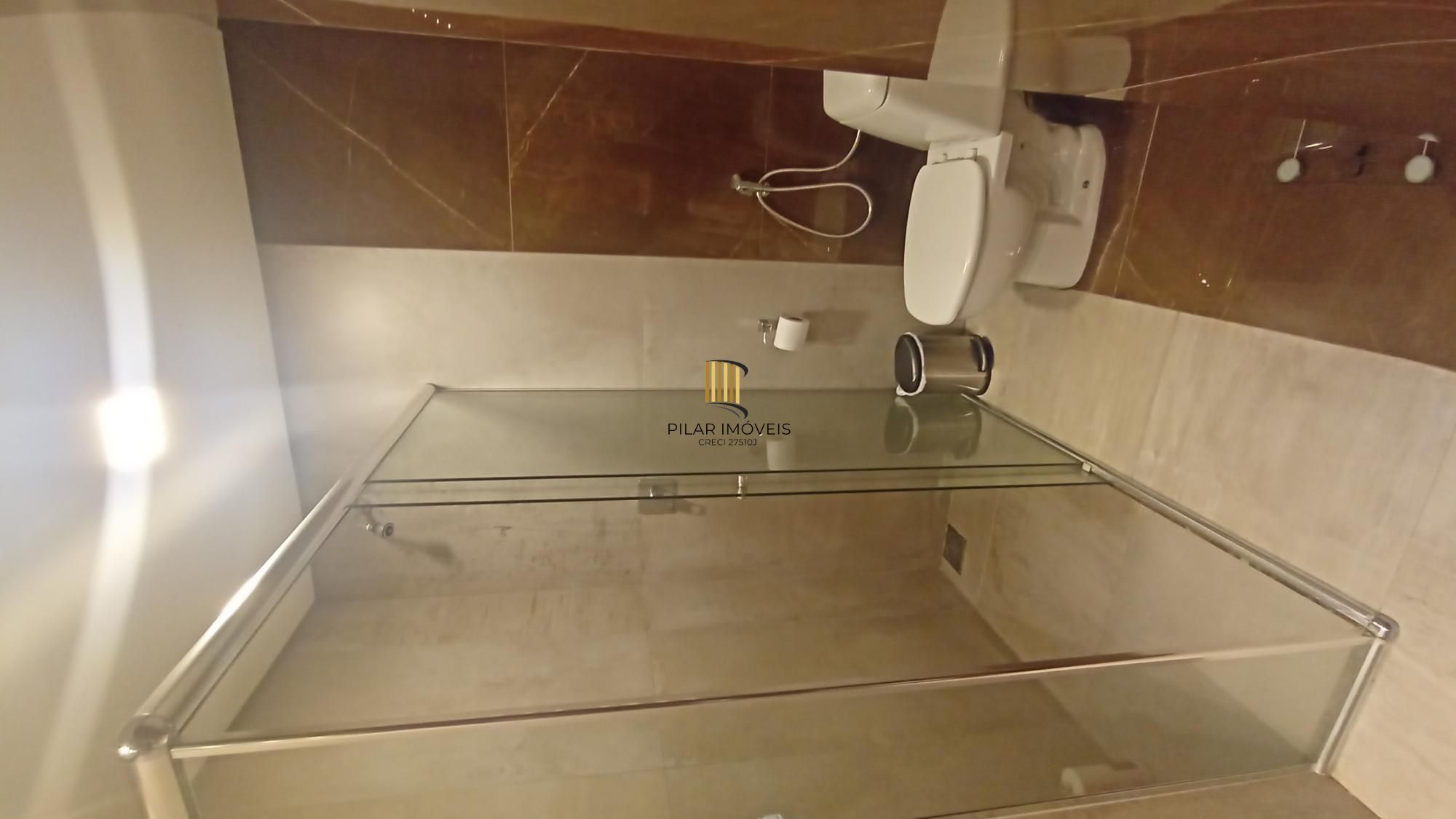 Casa de Condomínio com 3 Suítes, no bairro Tristeza