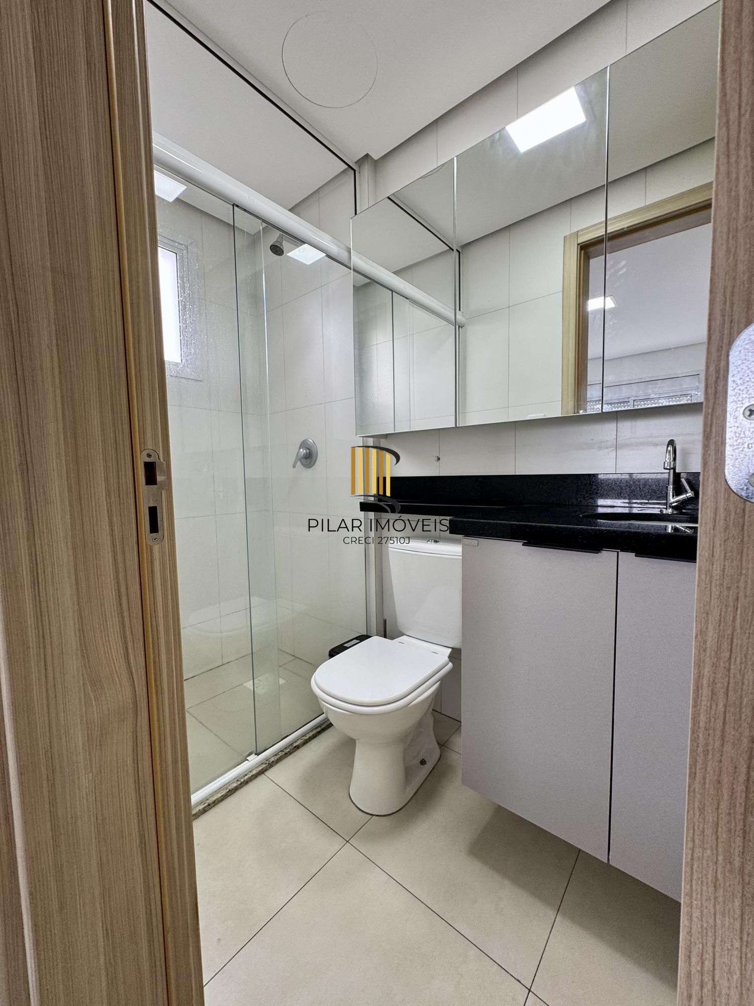 Apartamento de 2 dormitórios, 1 suíte e 1 vaga, em Canoas.