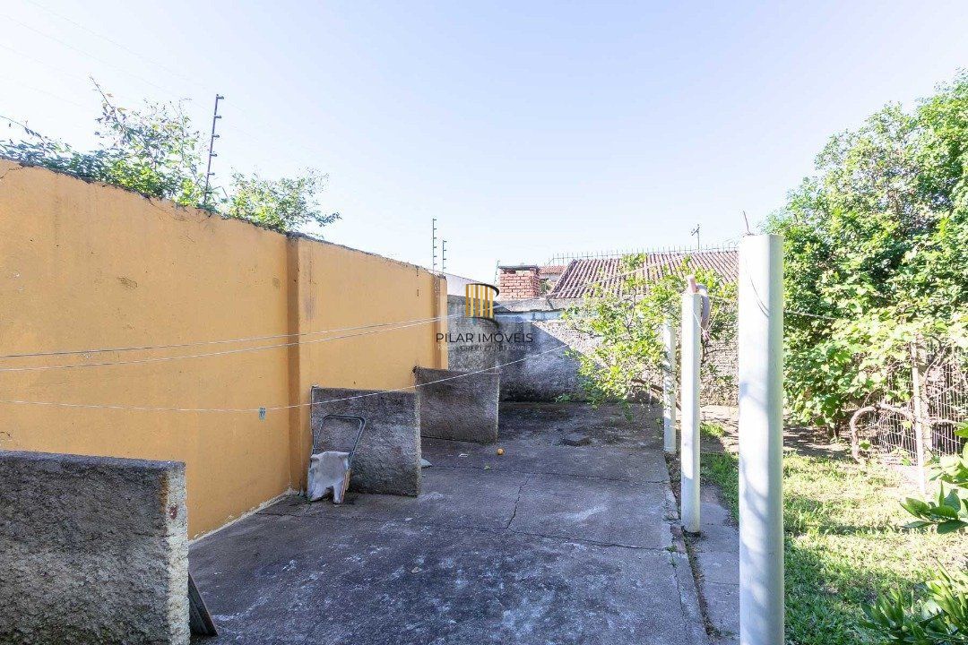 Casa para Venda - 308.25m², 3 dormitórios, sendo 1 suites, 5 vagas - Cristal