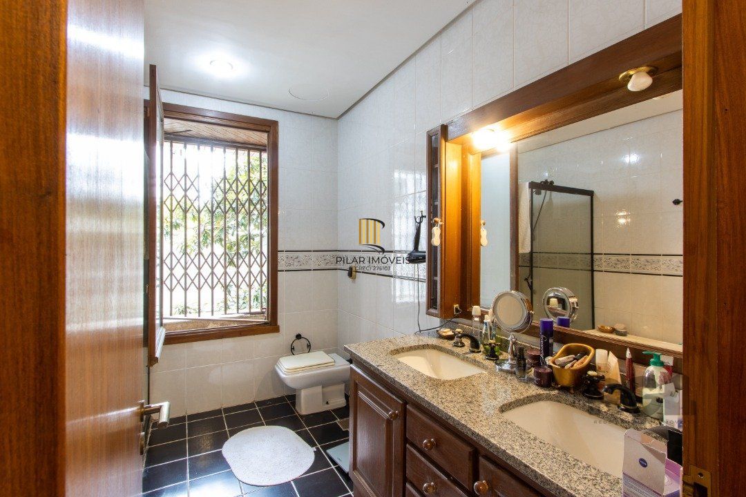 Apartamento 4 dormitórios no bairro Petrópolis