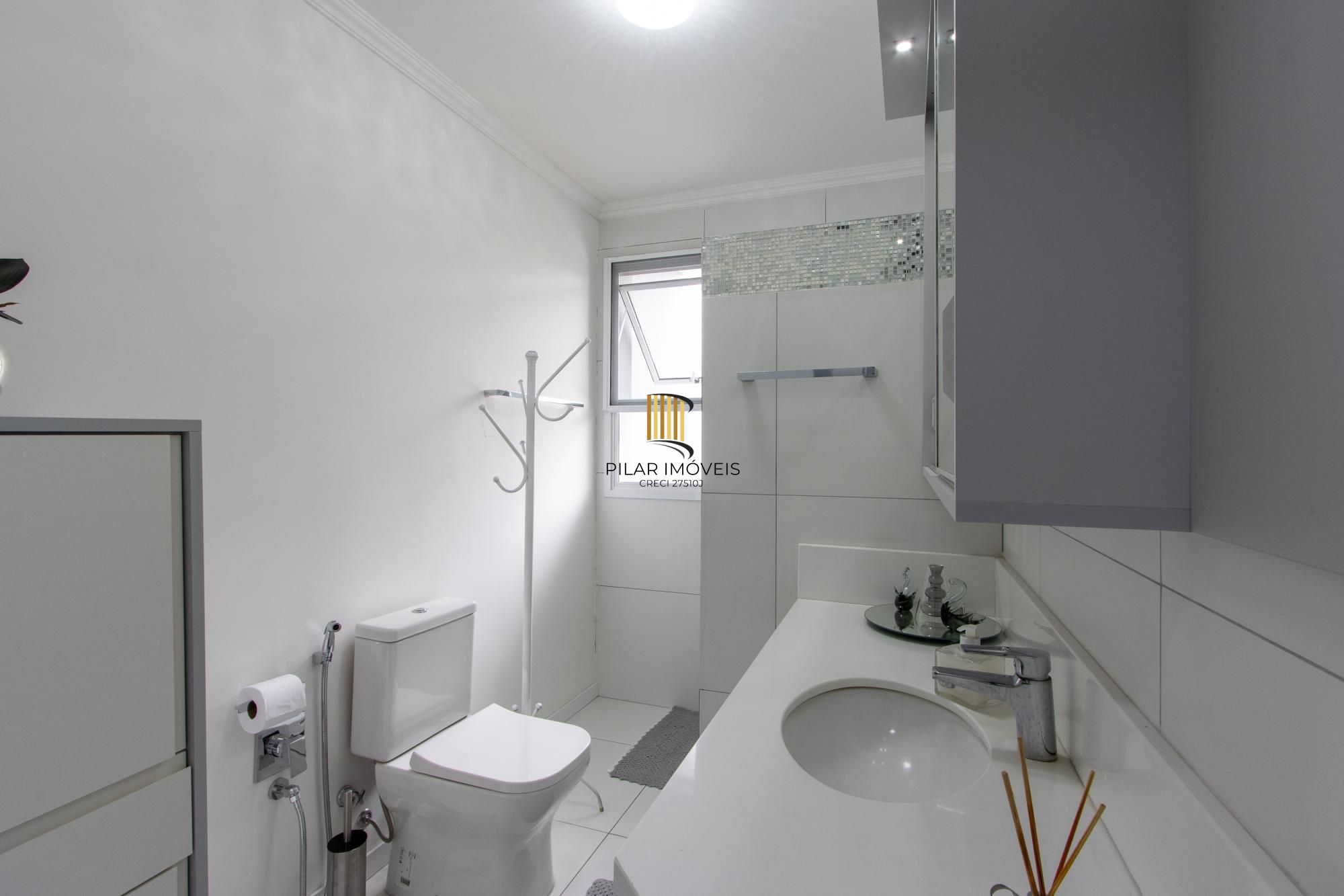 Casa TODA Reformada à Venda  – Mobiliada