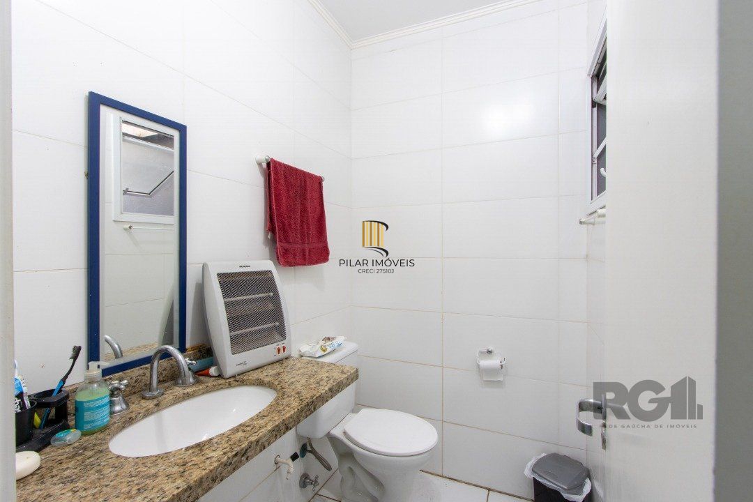 Casa 3 dormitórios no bairro Camaquã