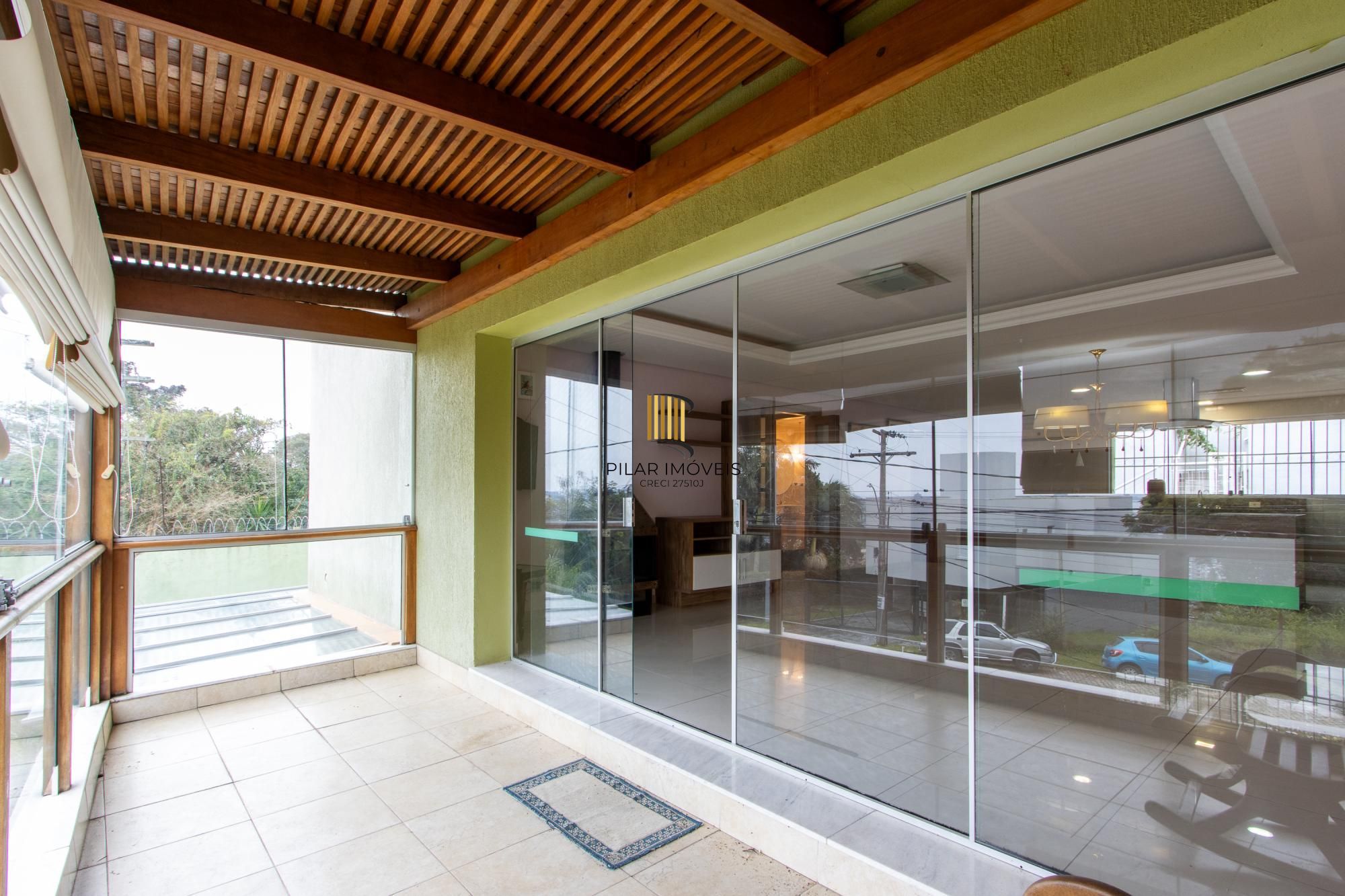 Casa para Venda - 470m², 3 dormitórios, sendo 1 suites, 6 vagas - Nonoai