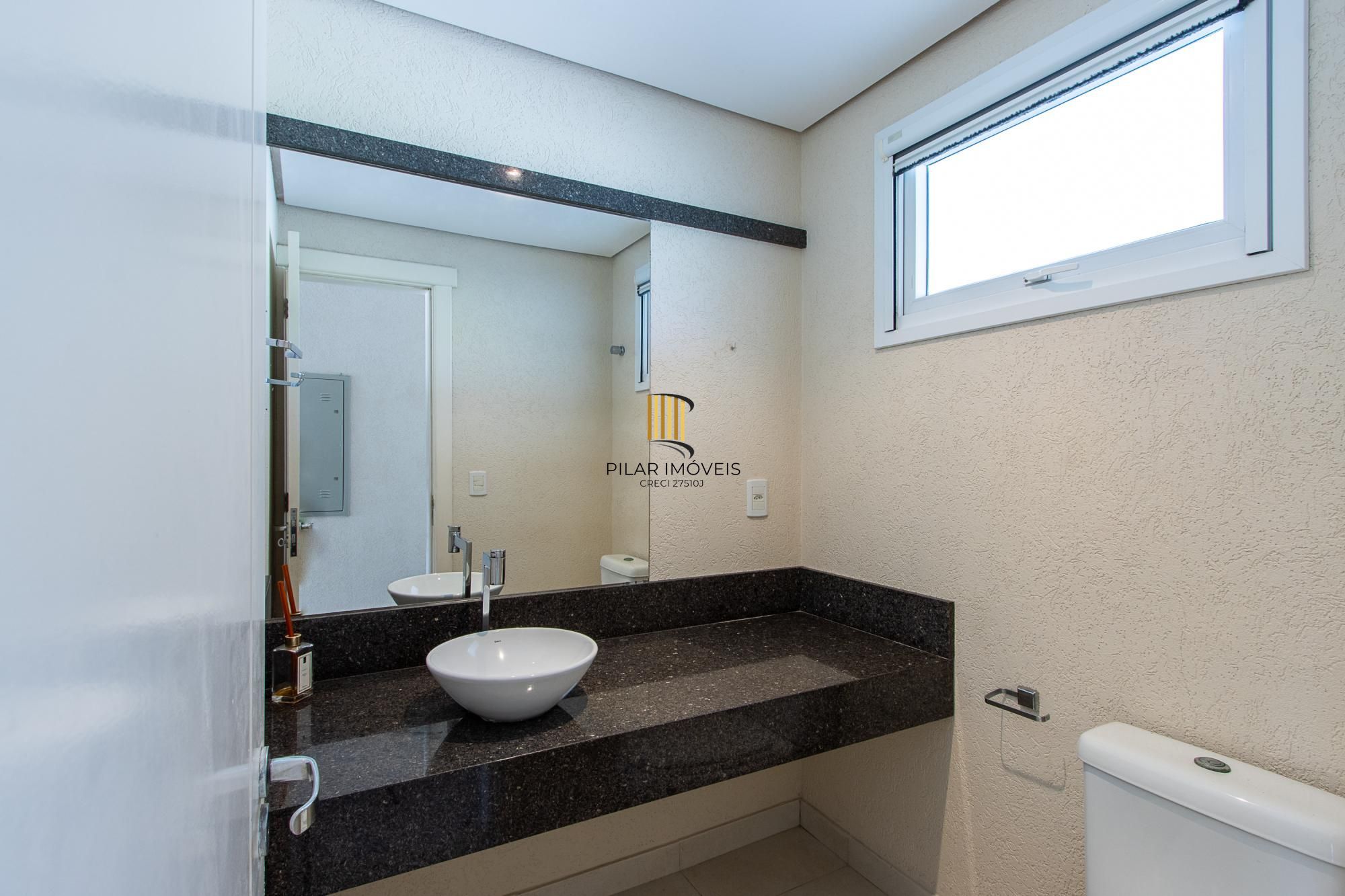 Casa de Condomínio 4 dormitórios no bairro Belém Novo