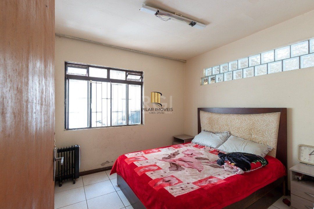 Casa para Venda - 149.99m², 6 dormitórios, sendo 2 suites, Nonoai