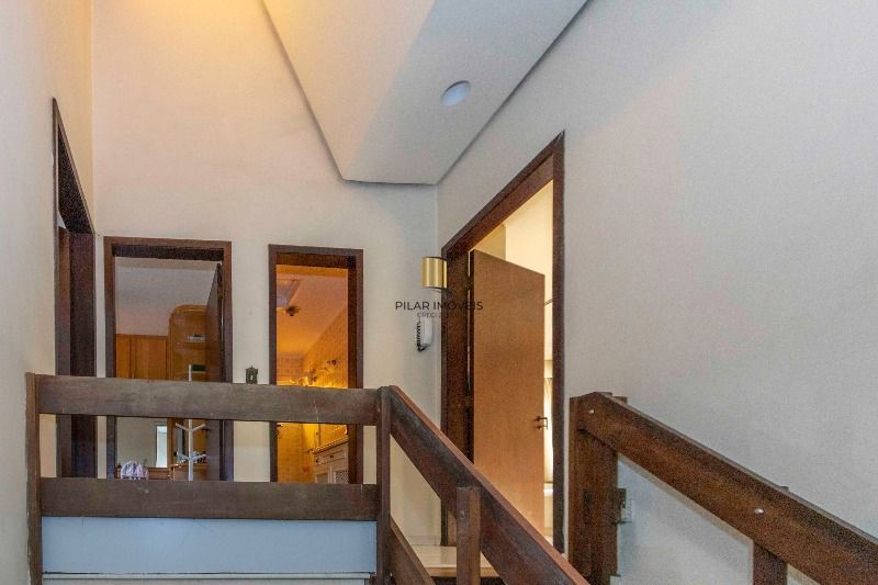 Casa para Venda - 420m², 5 dormitórios, sendo 2 suites, 6 vagas - Nonoai