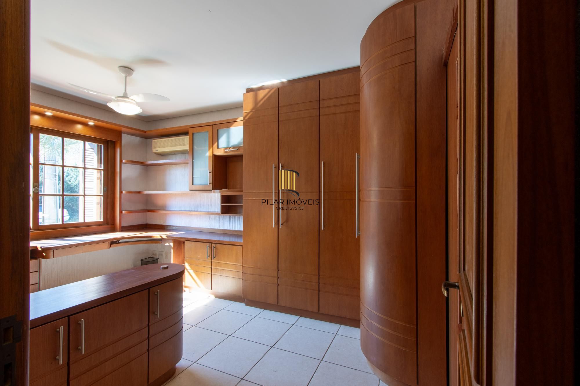 Casa Condominio para Venda - 596m², 4 dormitórios, sendo 4 suites, 5 vagas - Terra Ville