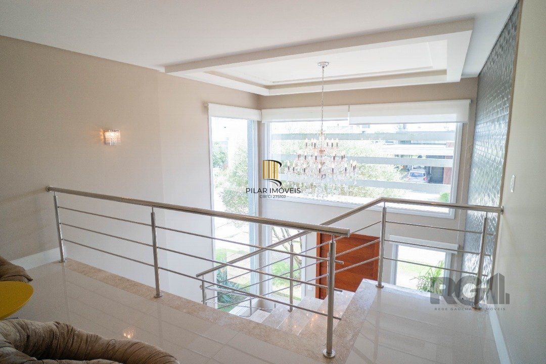Oportunidade Única! Casa em Condomínio à Beira do Lago com 4 Suítes, sendo uma Térrea e uma Suíte Master Espetacular!