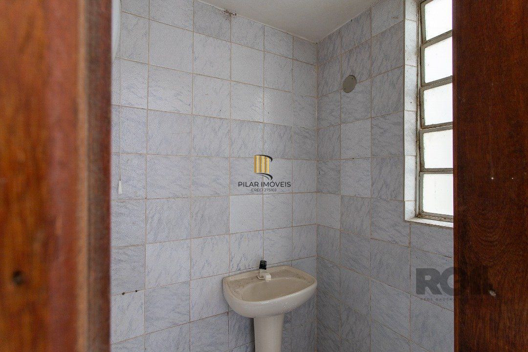 Prédio Comercial no bairro Pedra Redonda