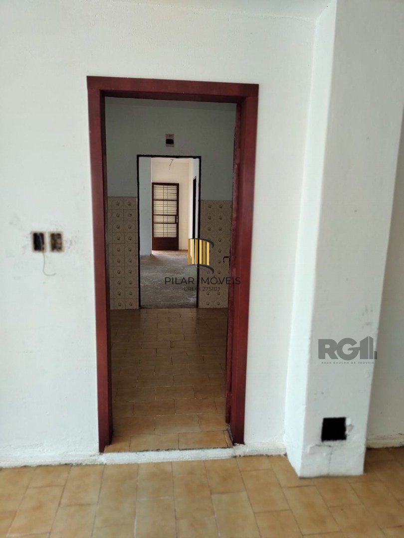 Casa para Venda - 247.37m², 4 dormitórios, 4 vagas - Partenon