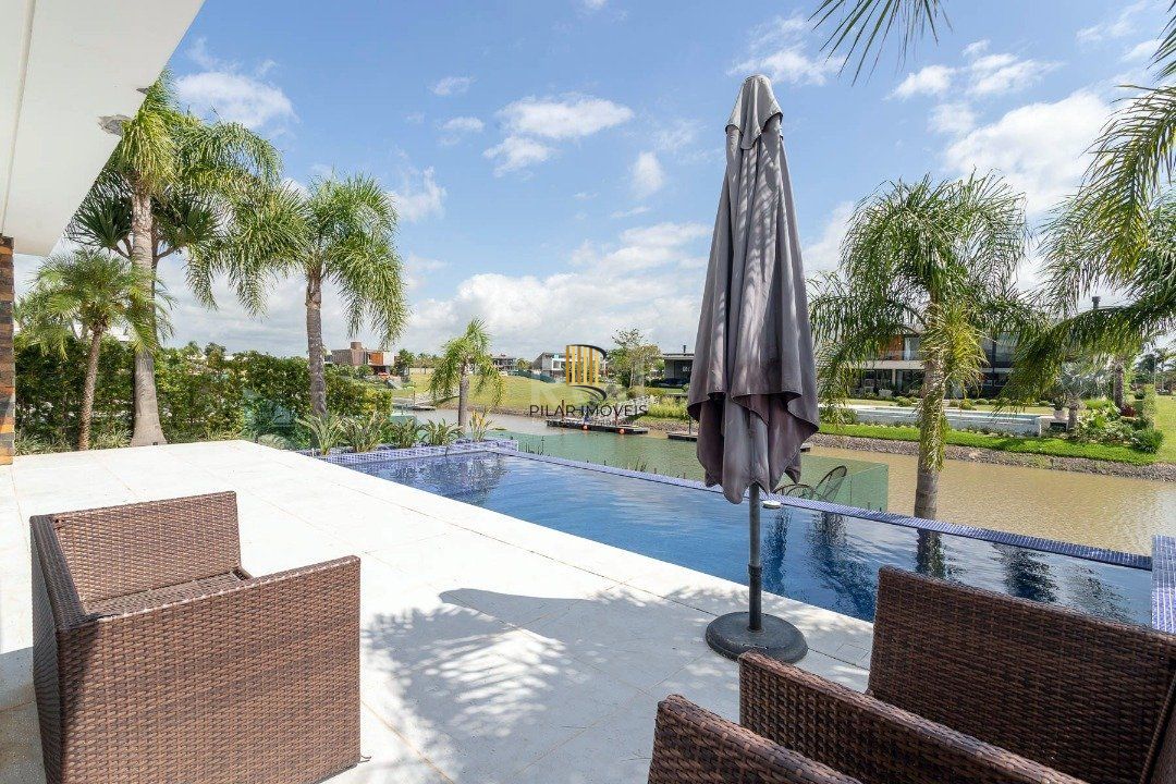 Casa Condominio para Venda - 519m², 4 dormitórios, sendo 4 suites, 2 vagas - Sans Souci