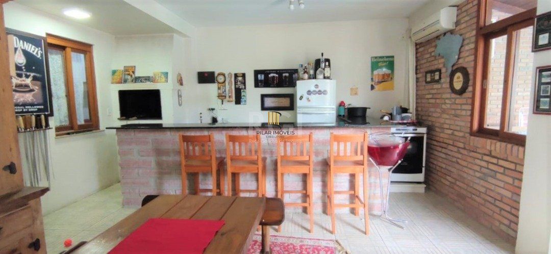 Casa para Venda - 179m², 3 dormitórios, sendo 1 suites, 5 vagas - Hípica