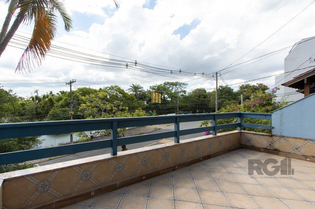Casa 3 dormitórios no bairro Nonoai