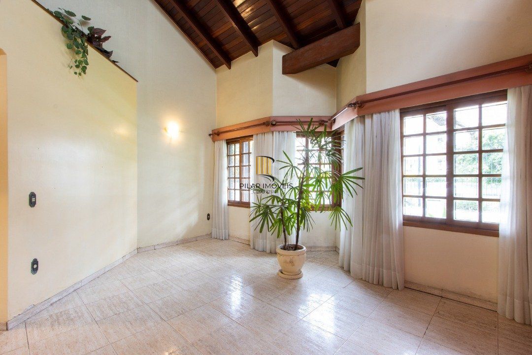 Casa 5 Dormitório(s) Bairro Tristeza